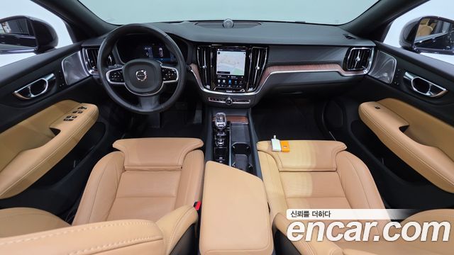 Volvo V60 Cross Country (II) B5 Ultra AWD 2025 — фото 7