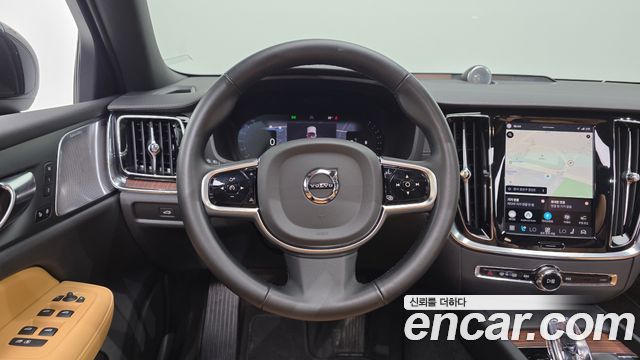 Volvo V60 Cross Country (II) B5 Ultra AWD 2025 — фото 14
