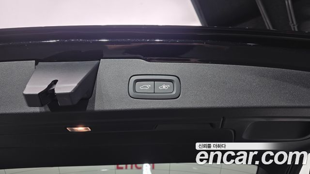 Volvo V60 Cross Country (II) B5 Ultra AWD 2025 — фото 17