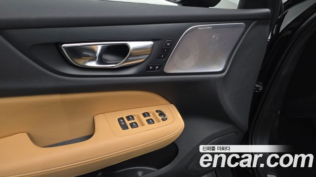 Volvo V60 Cross Country (II) B5 Ultra AWD 2025 — фото 19