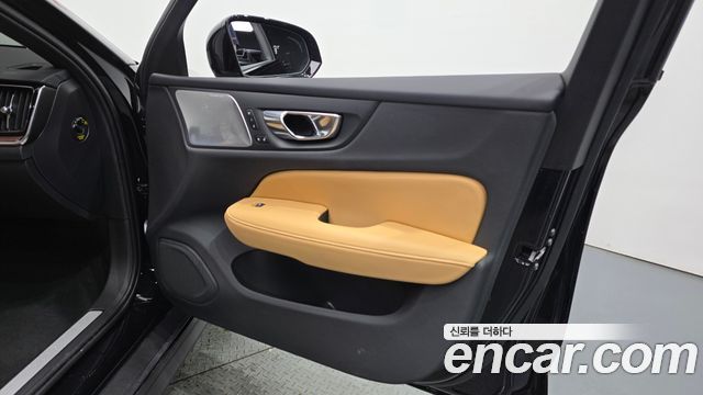 Volvo V60 Cross Country (II) B5 Ultra AWD 2025 — фото 24