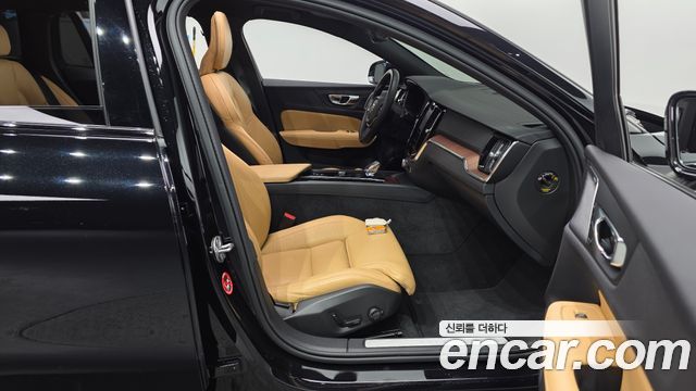 Volvo V60 Cross Country (II) B5 Ultra AWD 2025 — фото 26