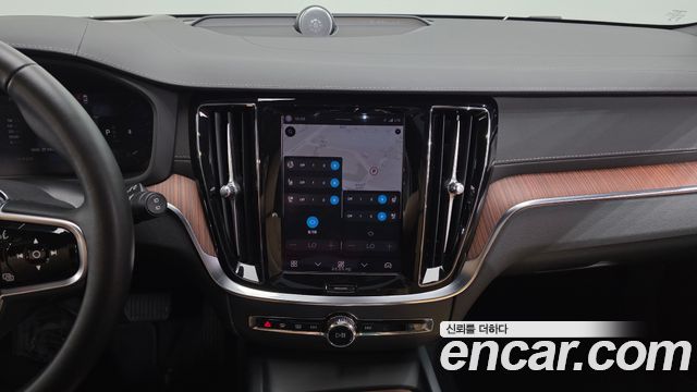 Volvo V60 Cross Country (II) B5 Ultra AWD 2025 — фото 32