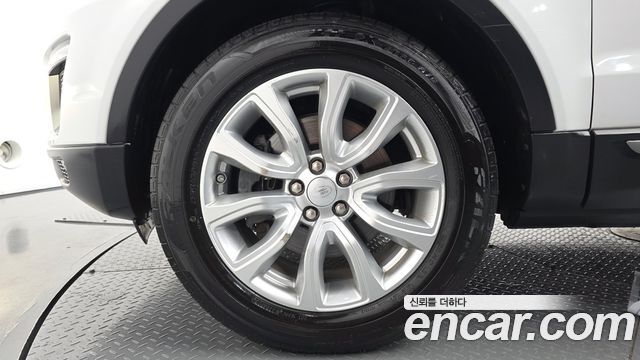 Land Rover Range Rover Evoque 2.0 TD4 SE 2018 — фото 5