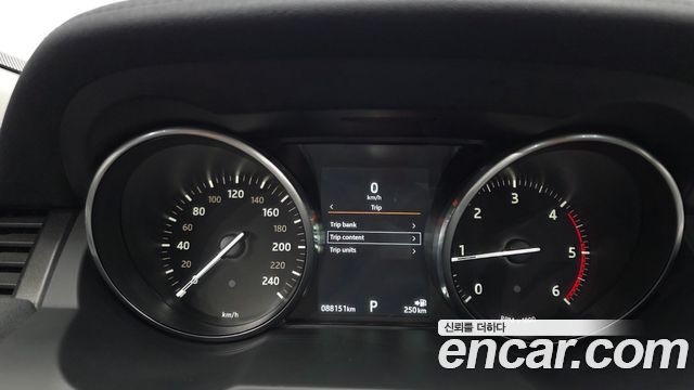 Land Rover Range Rover Evoque 2.0 TD4 SE 2018 — фото 8