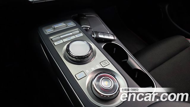 Genesis GV70 2.5T Gasoline 2WD 2024 — фото 9