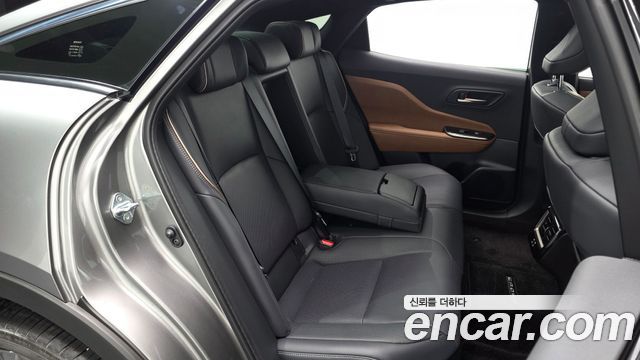 Toyota Crown Crossover 2.5 4WD Hybrid 2026 — фото 16