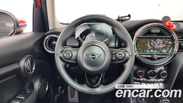MINI Cooper 5Door HIGH 3rd 2021 — фото 13