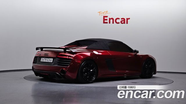 Audi R8 5.2 V10 Spyder 2013 — фото 2