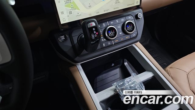 Land Rover Defender (L663) 110 D300 X-Dynamic HSE 2026 — фото 13