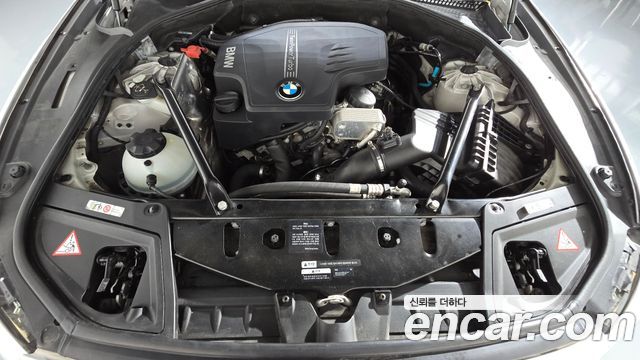 BMW 5 Series (F10) 528i 2012 — фото 6