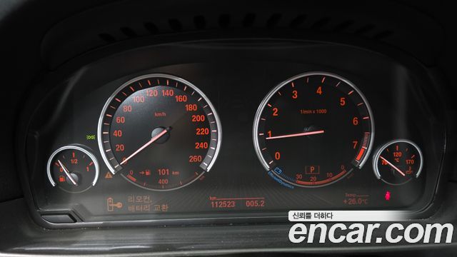 BMW 5 Series (F10) 528i 2012 — фото 8