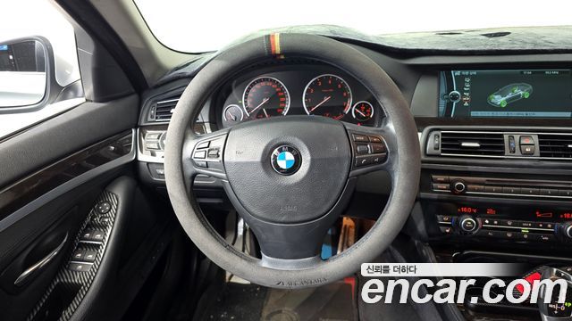 BMW 5 Series (F10) 528i 2012 — фото 17