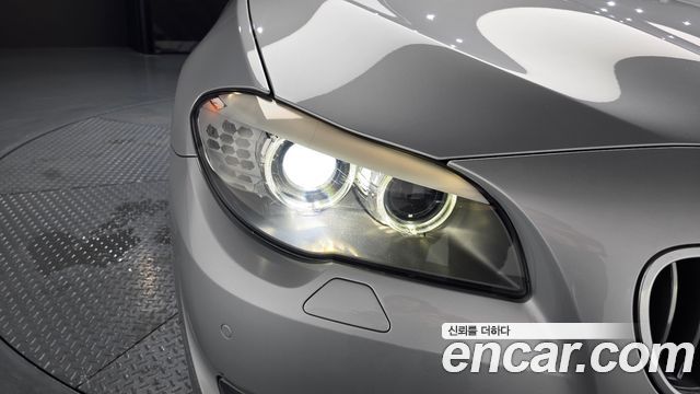 BMW 5 Series (F10) 528i 2012 — фото 28