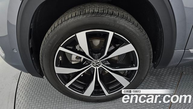 Volkswagen Atlas 2.0 TSI R-LINE 7-Seater 2025 — фото 5