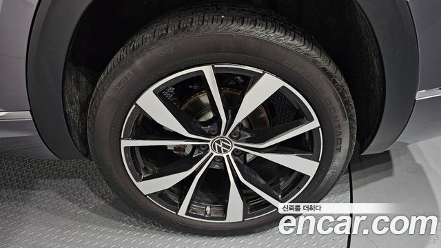 Volkswagen Atlas 2.0 TSI R-LINE 7-Seater 2025 — фото 27