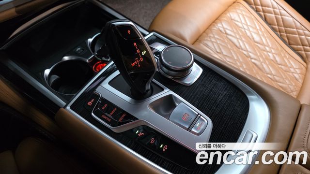 BMW 7 Series (G11) 730Ld xDrive M Sport 2020 — фото 9