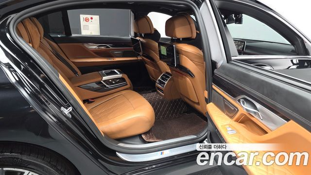 BMW 7 Series (G11) 730Ld xDrive M Sport 2020 — фото 12