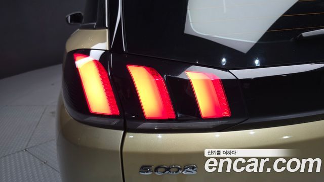 Peugeot 5008 (II) 1.6 BlueHDi Allure 2018 — фото 23