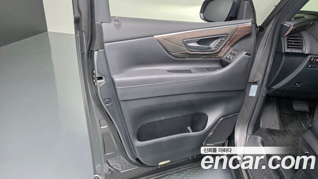 Toyota Alphard (IV) 2.5 HEV Executive AWD 2025 — фото 24