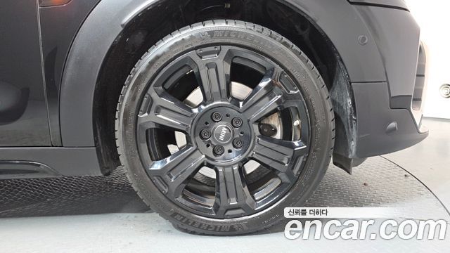 MINI Cooper S Countryman ALL4 Classic Launch Pack 2nd 2023 — фото 21