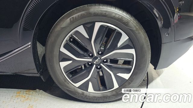 Kia EV6 Long Range Earth 2023 — фото 27