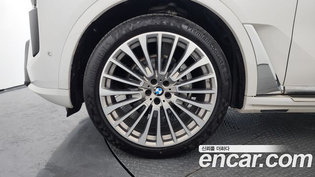 BMW X7 (G07) xDrive 40i Design Pure Excellence 7-Seater 2021 — фото 5