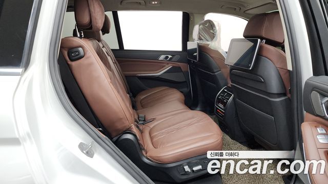BMW X7 (G07) xDrive 40i Design Pure Excellence 7-Seater 2021 — фото 11