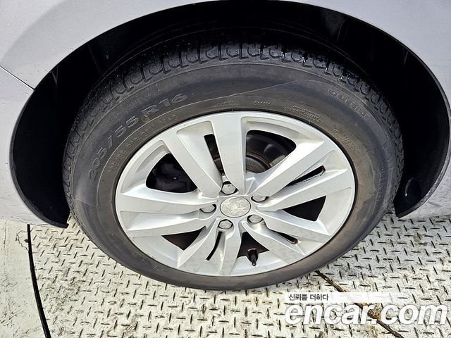 Peugeot 308SW (II) 1.6 BlueHDi Allure 2016 — фото 24