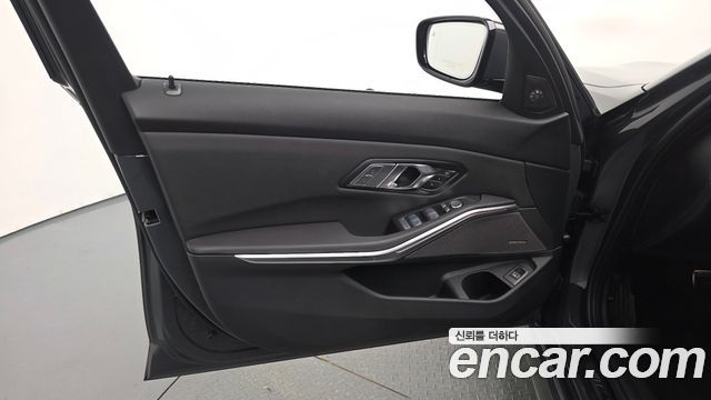 BMW 3 Series (G20) 320i M Sport 2025 — фото 24