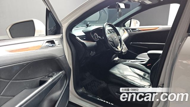 Lincoln MKC 2.0 AWD 2019 — фото 10