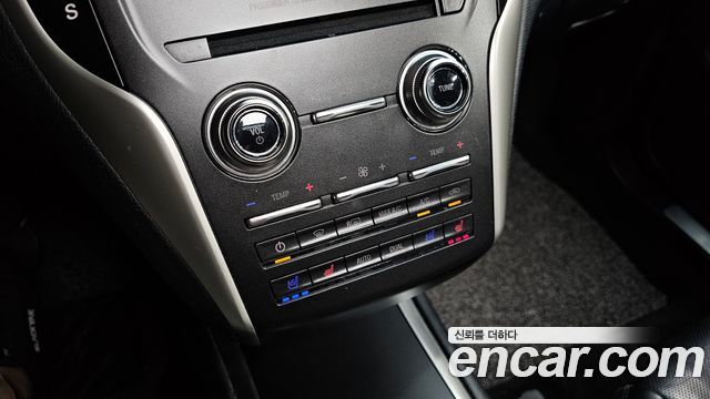 Lincoln MKC 2.0 AWD 2019 — фото 17