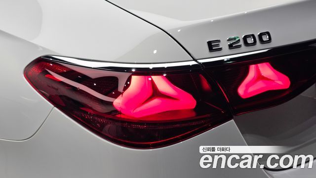 Mercedes-Benz E-Class (W214) E200 AMG Line 2026 — фото 23
