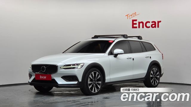 Volvo V60 Cross Country (II) B5 Ultra AWD