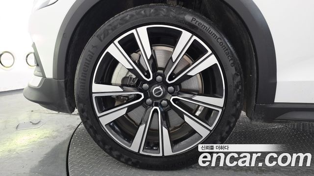 Volvo V60 Cross Country (II) B5 Ultra AWD 2025 — фото 5