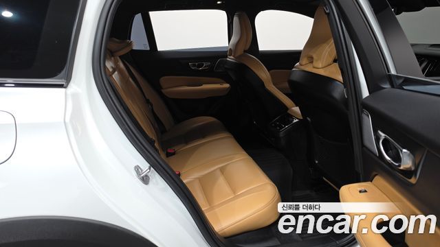 Volvo V60 Cross Country (II) B5 Ultra AWD 2025 — фото 11