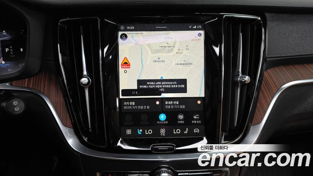 Volvo V60 Cross Country (II) B5 Ultra AWD 2025 — фото 13