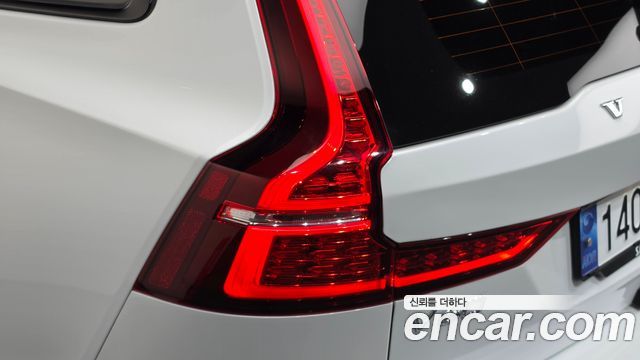 Volvo V60 Cross Country (II) B5 Ultra AWD 2025 — фото 23