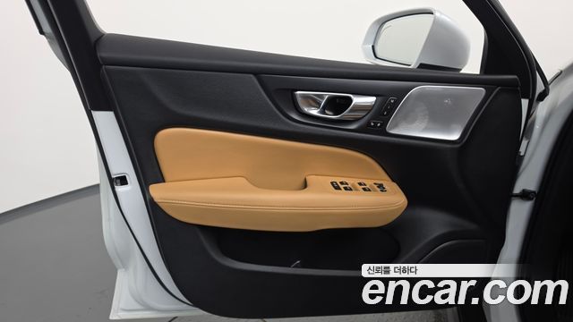 Volvo V60 Cross Country (II) B5 Ultra AWD 2025 — фото 24