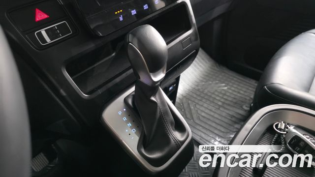 Hyundai Staria Cargo 5-Seater Modern 2023 — фото 9