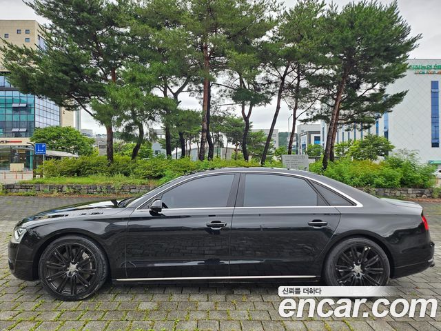 Audi A8 4.2 FSI Quattro LWB D4 2012 — фото 4