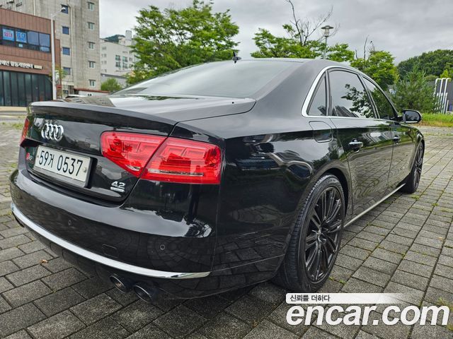 Audi A8 4.2 FSI Quattro LWB D4 2012 — фото 7