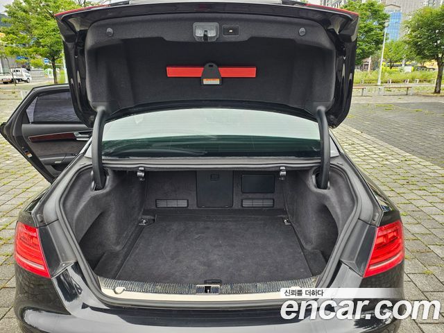 Audi A8 4.2 FSI Quattro LWB D4 2012 — фото 8