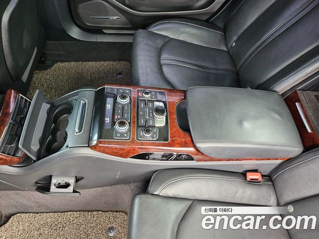 Audi A8 4.2 FSI Quattro LWB D4 2012 — фото 15