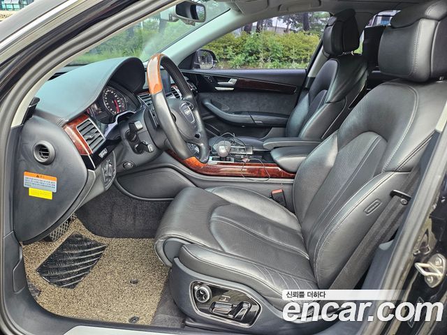 Audi A8 4.2 FSI Quattro LWB D4 2012 — фото 16