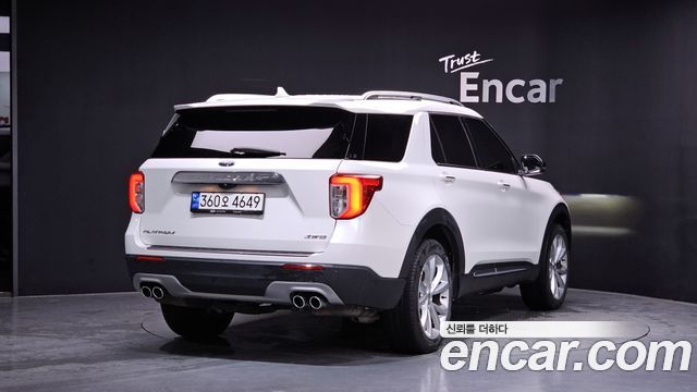 Ford Explorer (VI) 3.0 Platinum 4WD 2022 — фото 2