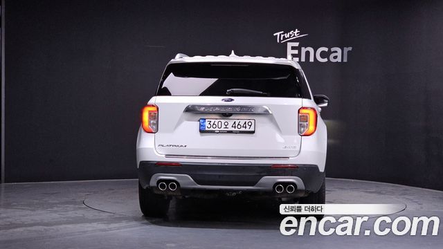 Ford Explorer (VI) 3.0 Platinum 4WD 2022 — фото 4