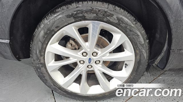 Ford Explorer (VI) 3.0 Platinum 4WD 2022 — фото 5