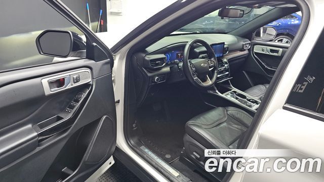 Ford Explorer (VI) 3.0 Platinum 4WD 2022 — фото 10