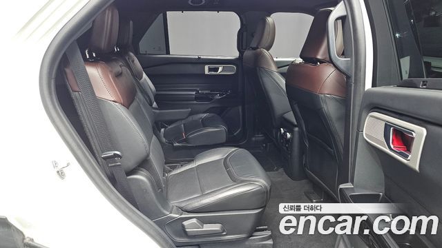 Ford Explorer (VI) 3.0 Platinum 4WD 2022 — фото 15